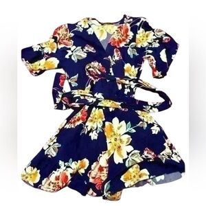 Blue Blush floral romper with belt size small like new